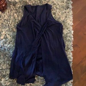 Lululemon tie front sleeveless tee.